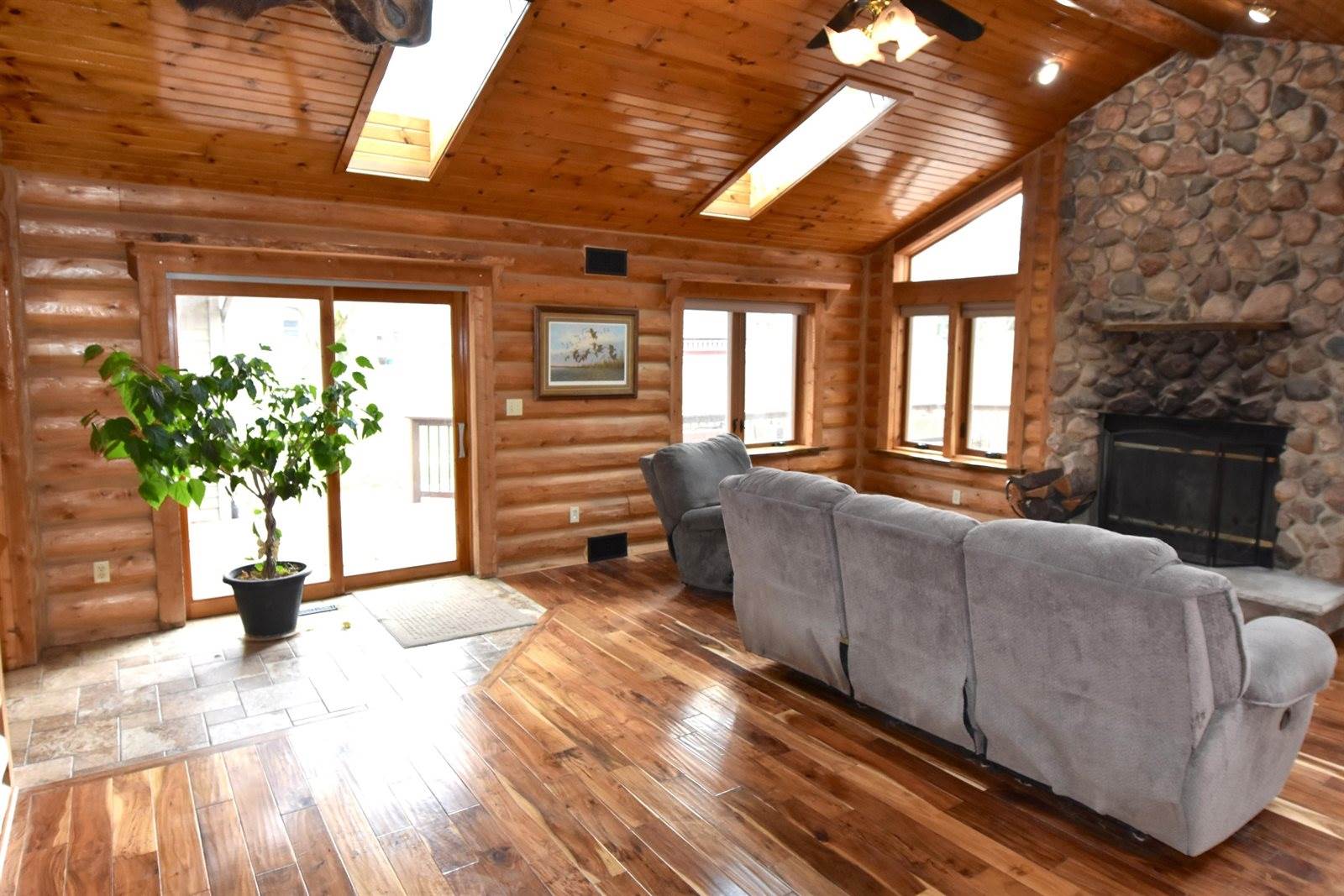 3717 Token, Burke, WI 53532