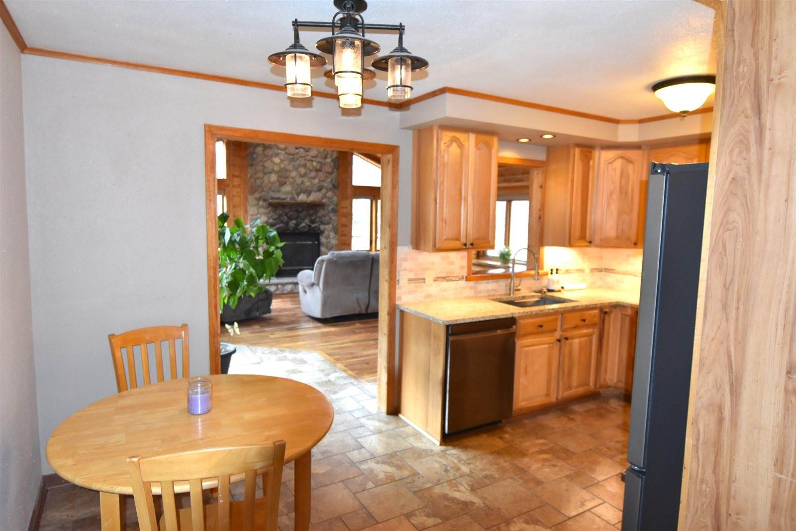 3717 Token, Burke, WI 53532