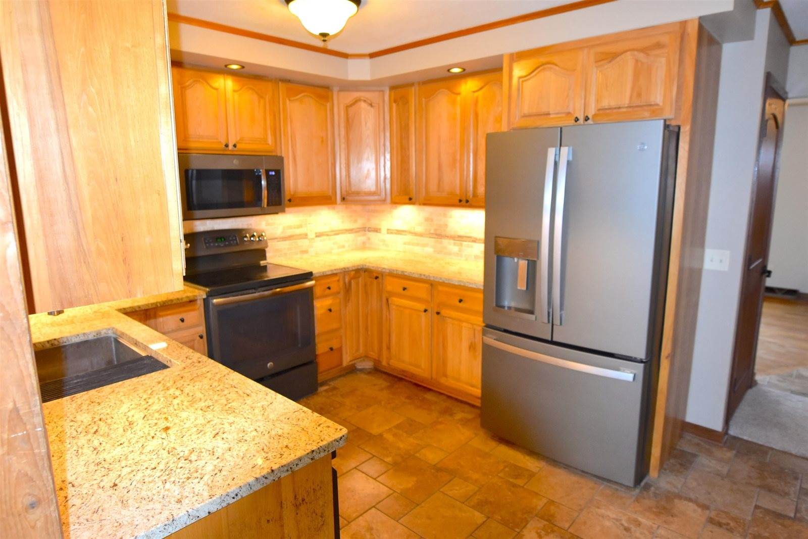 3717 Token, Burke, WI 53532
