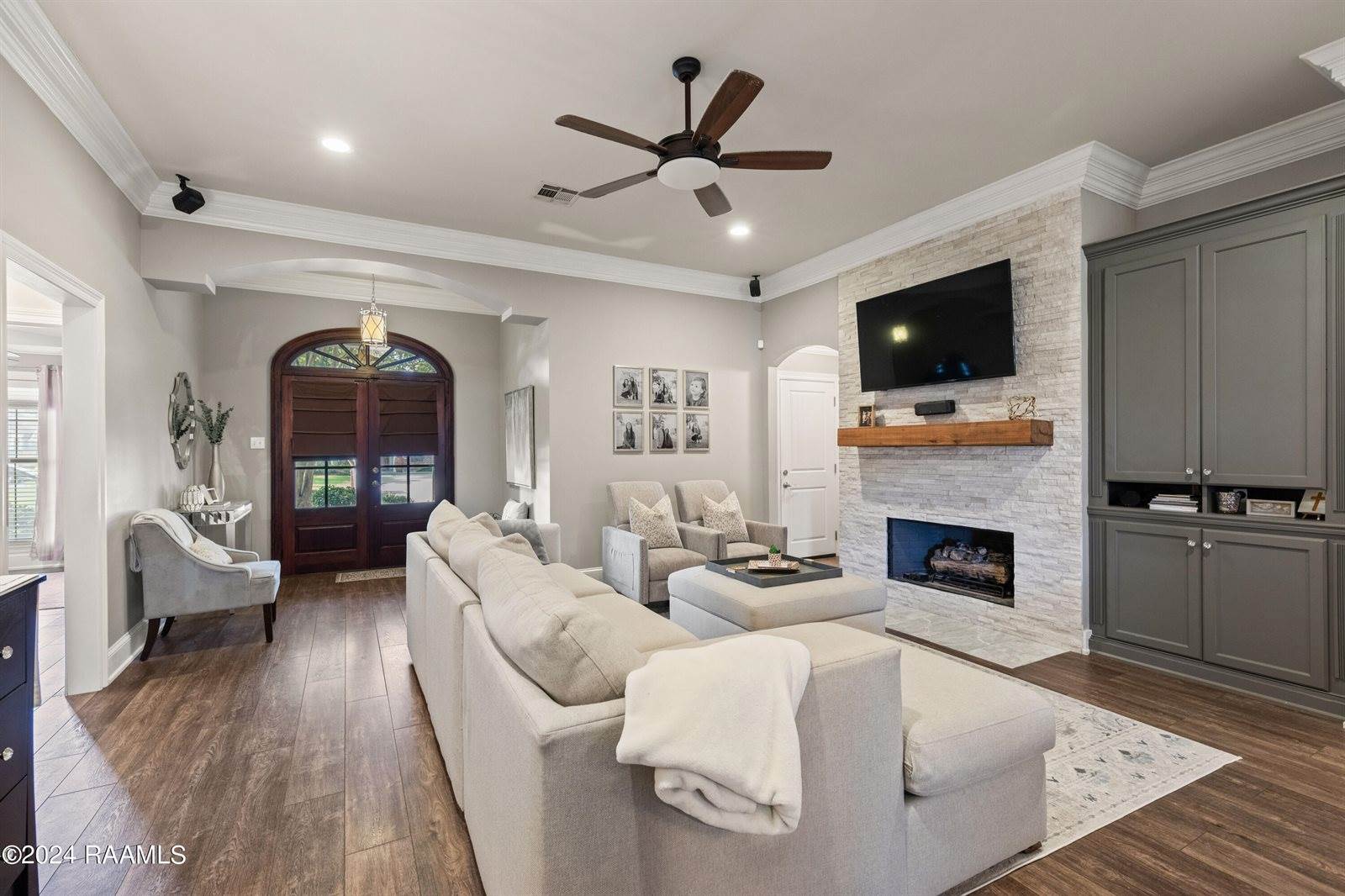 41 Oakthorn Court, Youngsville, LA 70592