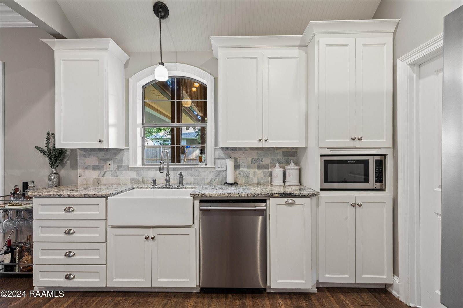 41 Oakthorn Court, Youngsville, LA 70592