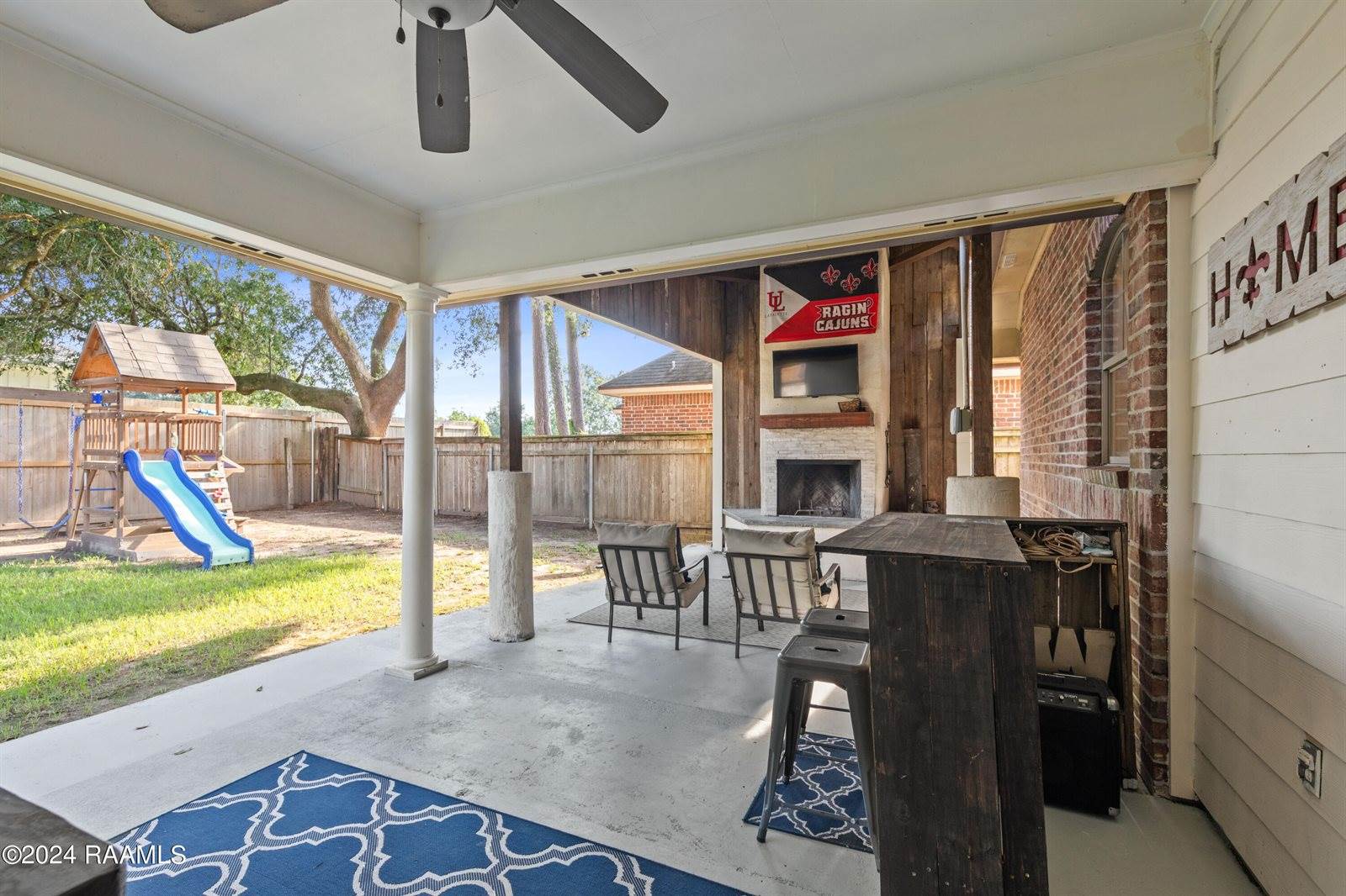 41 Oakthorn Court, Youngsville, LA 70592