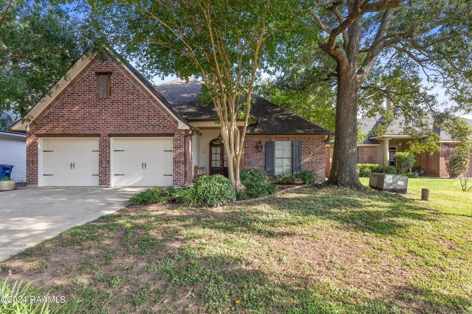 41 Oakthorn Court, Youngsville, LA 70592