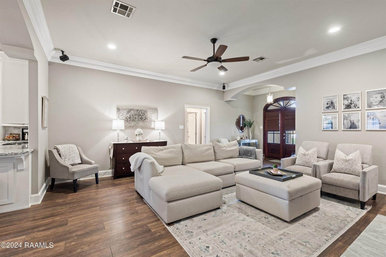 41 Oakthorn Court, Youngsville, LA 70592