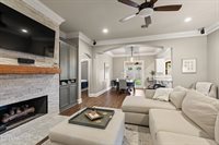 41 Oakthorn Court, Youngsville, LA 70592