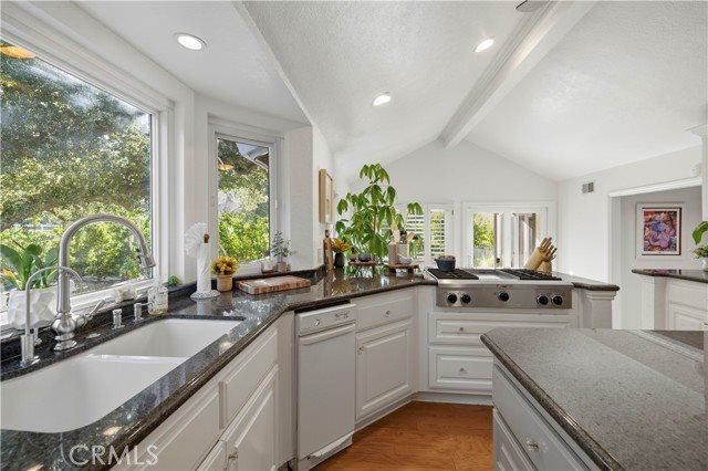 15533 Saddleback Drive, Canyon Country (santa Clarita), CA 91387