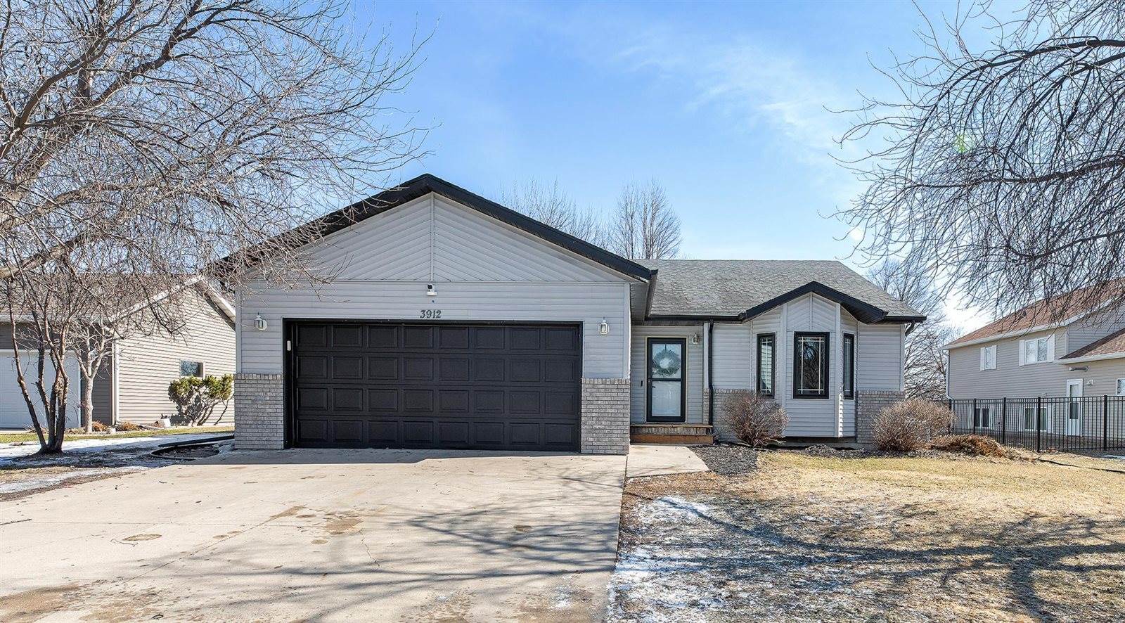 3912 7th Street South, Moorhead, MN 56560