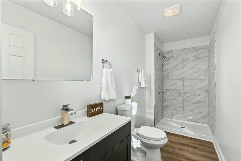 9393 State Route 52 Highway, Amoret, MO 64722