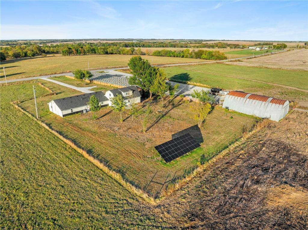 9393 State Route 52 Highway, Amoret, MO 64722
