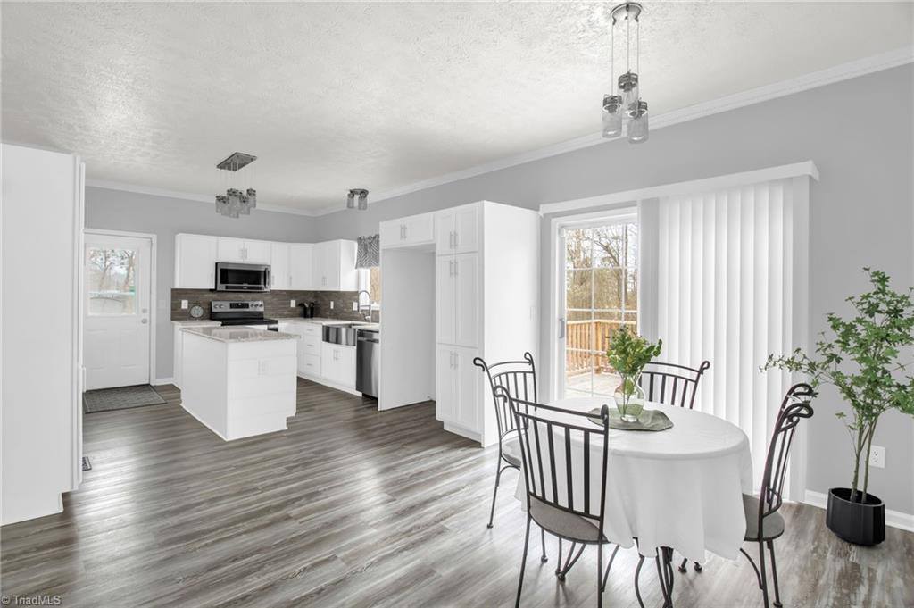 7039 Old 421 Road, Liberty, NC 27298