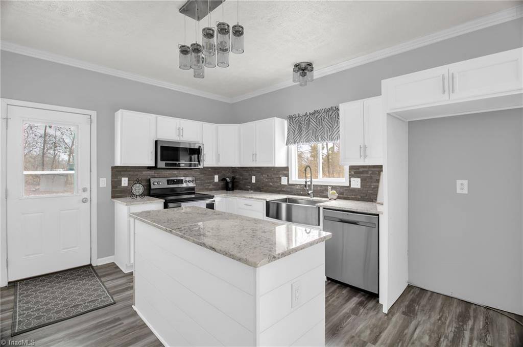 7039 Old 421 Road, Liberty, NC 27298