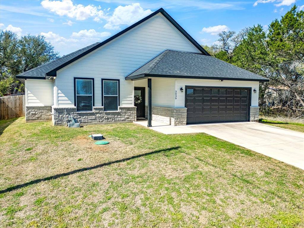 3039 Steepleridge Circle, Granbury, TX 76048