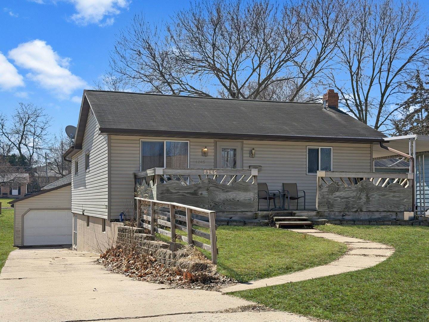 1245 West Violet Street, Freeport, IL 61032