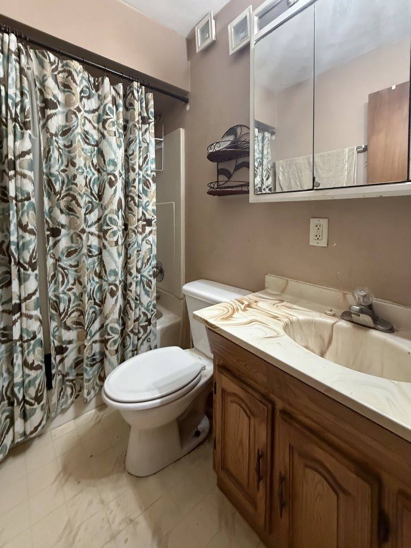 1245 West Violet Street, Freeport, IL 61032