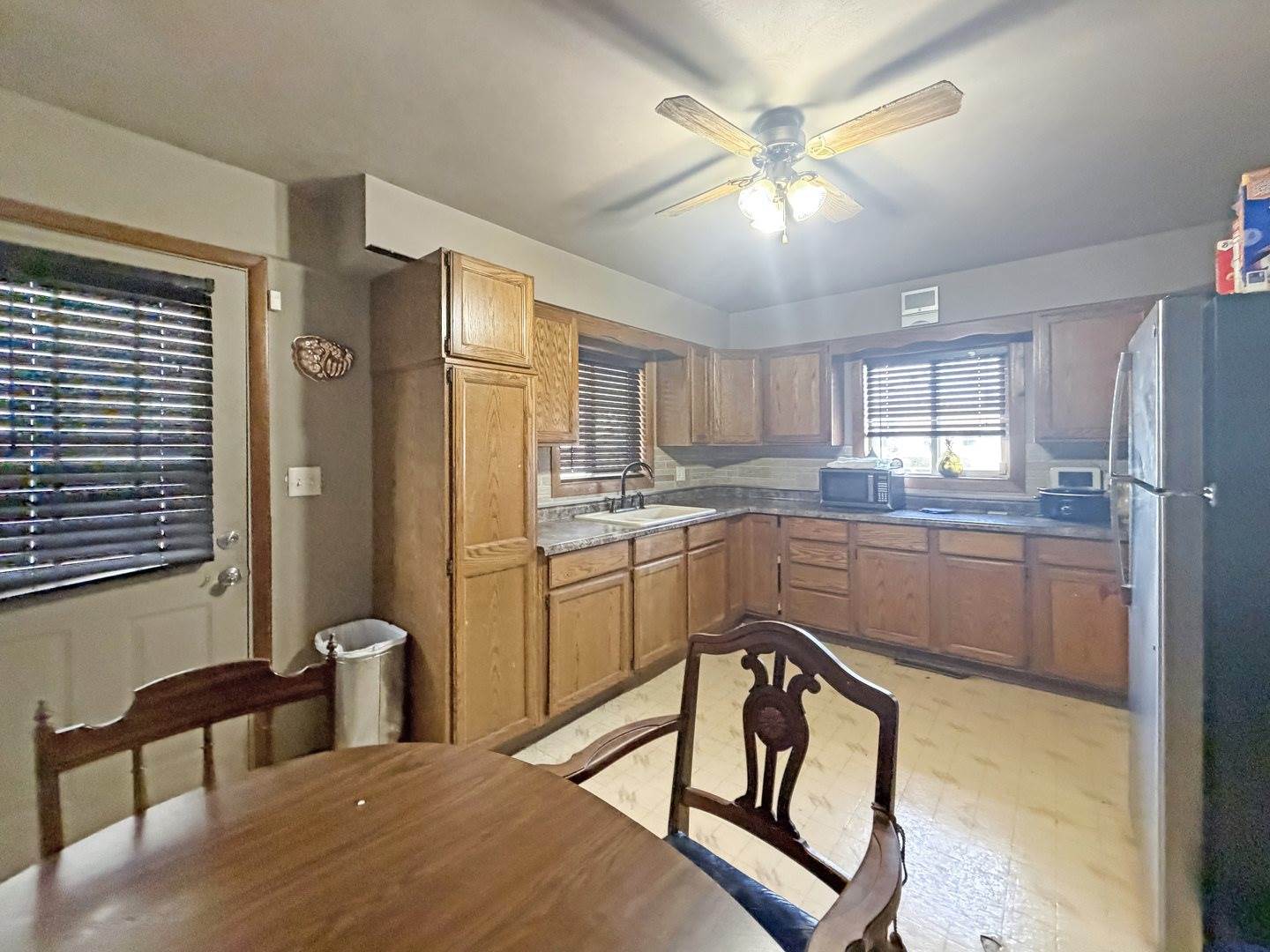 1245 West Violet Street, Freeport, IL 61032