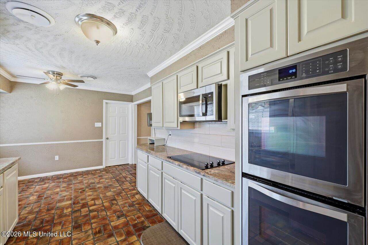 69 Summit Ridge Drive, Brandon, MS 39042