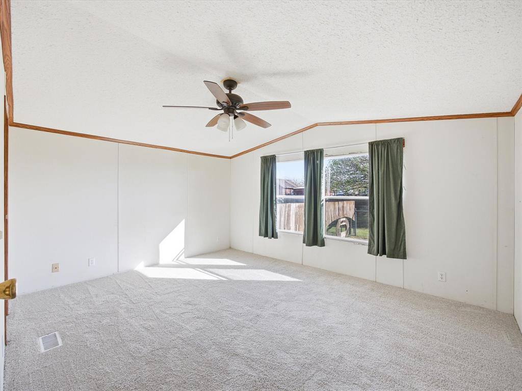 11205 Pikes Peak, Venus, TX 76084