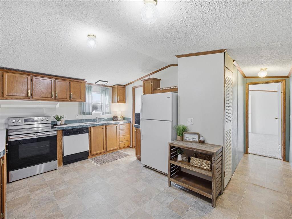 11205 Pikes Peak, Venus, TX 76084