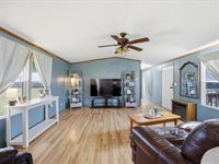 11205 Pikes Peak, Venus, TX 76084