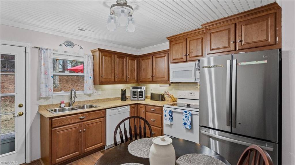 926 Meadowbrook Road, Asheboro, NC 27203