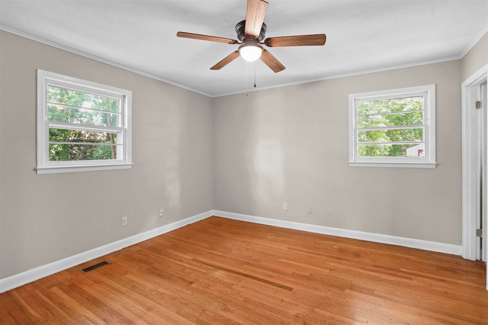 329 Earl Drive, Spartanburg, SC 29306