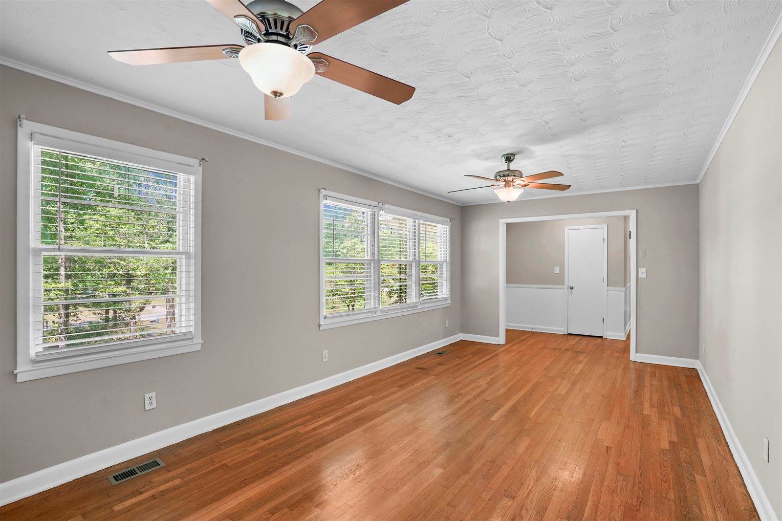 329 Earl Drive, Spartanburg, SC 29306