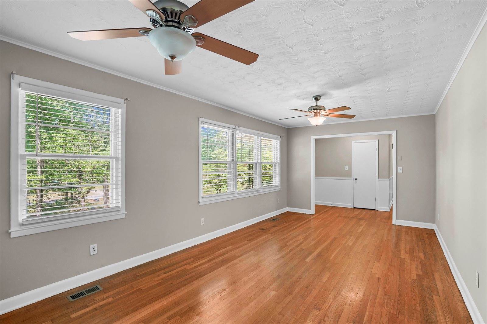 329 Earl Drive, Spartanburg, SC 29306