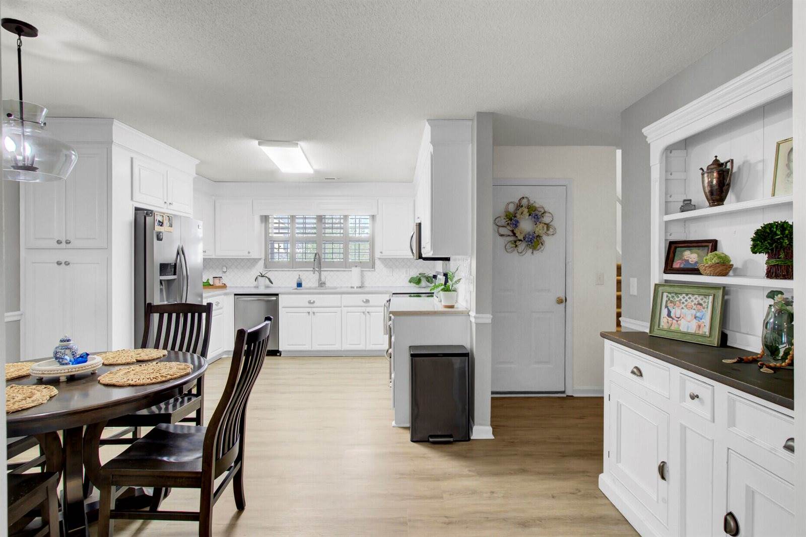 212 Thames Avenue, Summerville, SC 29485