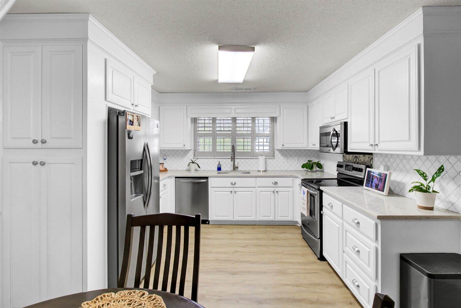 212 Thames Avenue, Summerville, SC 29485