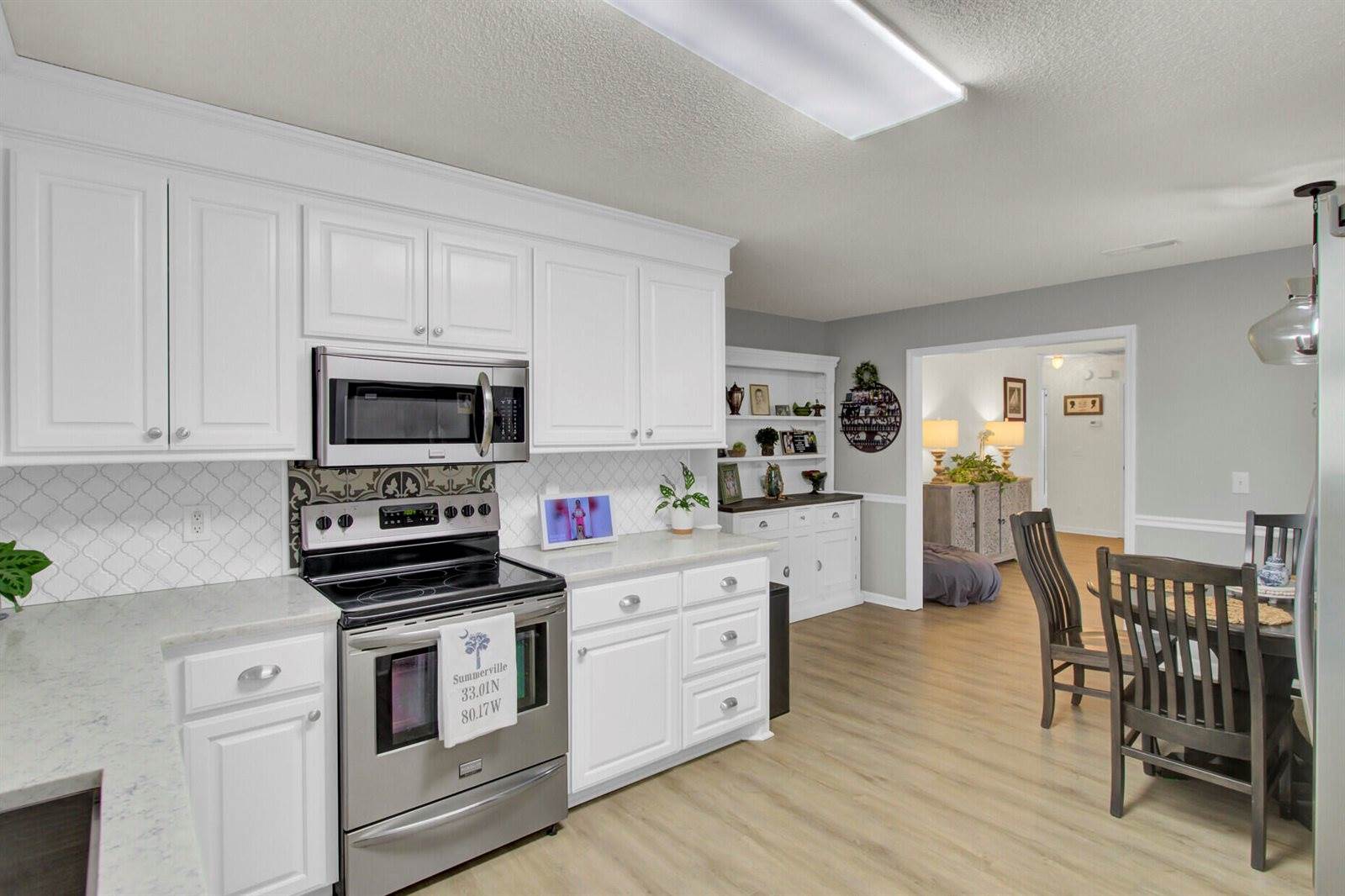 212 Thames Avenue, Summerville, SC 29485