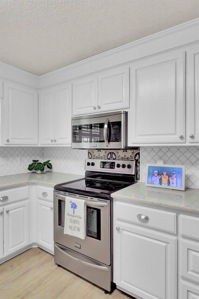 212 Thames Avenue, Summerville, SC 29485