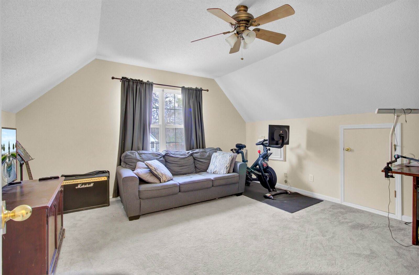 212 Thames Avenue, Summerville, SC 29485