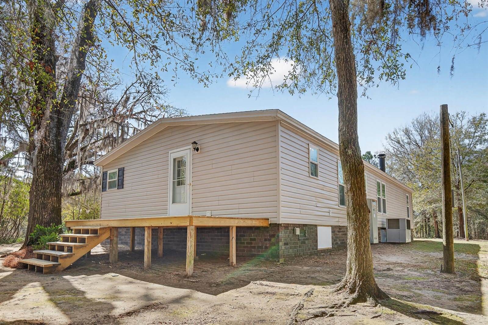 1223 Benton Road, Summerton, SC 29148