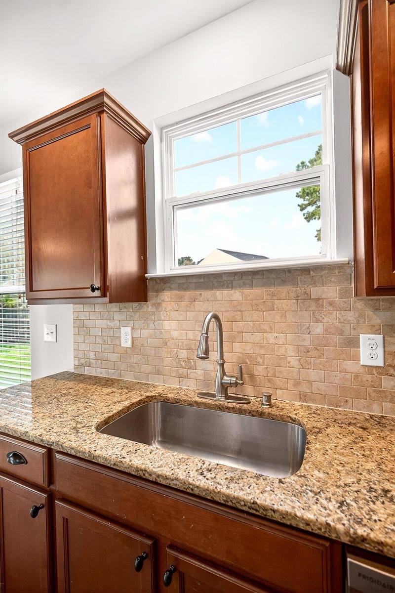 570 Rosings Drive, Summerville, SC 29483