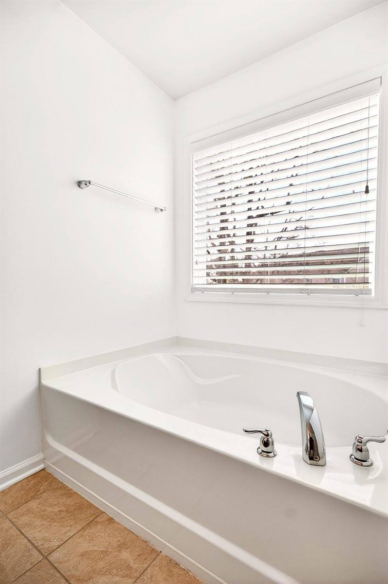 570 Rosings Drive, Summerville, SC 29483