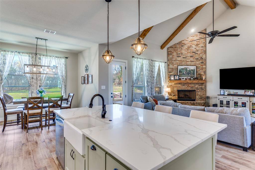 4001 Overlook Way, Weatherford, TX 76085