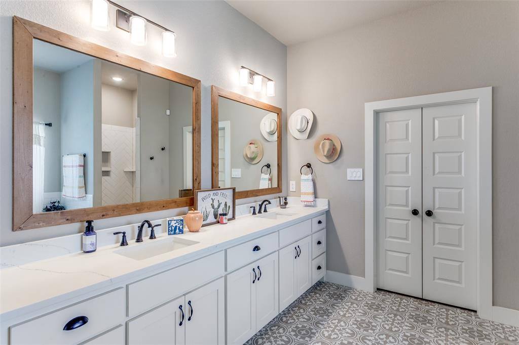 4001 Overlook Way, Weatherford, TX 76085