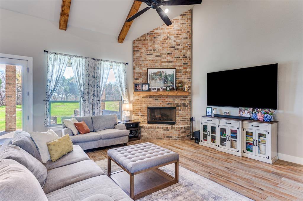 4001 Overlook Way, Weatherford, TX 76085