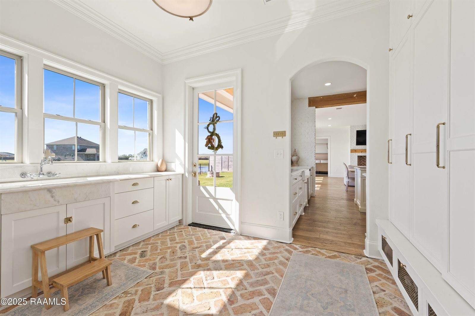 1044 The Lake Drive, Broussard, LA 70518