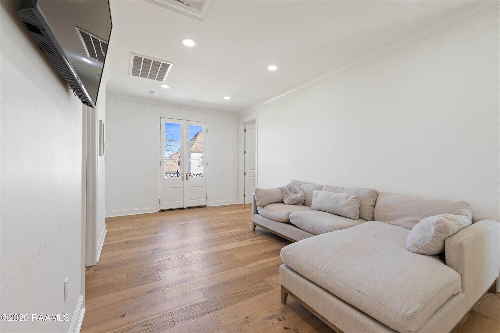 1044 The Lake Drive, Broussard, LA 70518