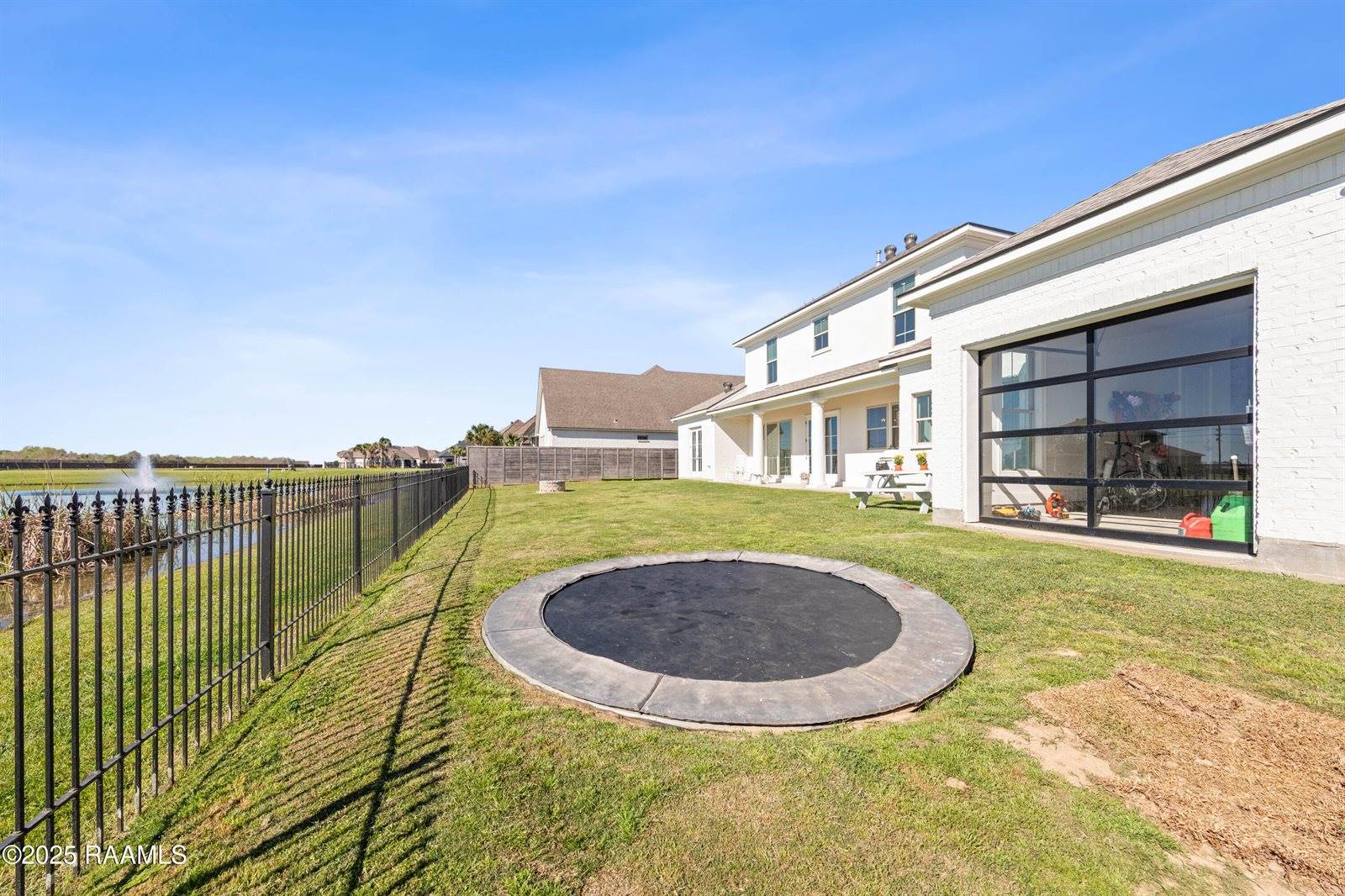 1044 The Lake Drive, Broussard, LA 70518