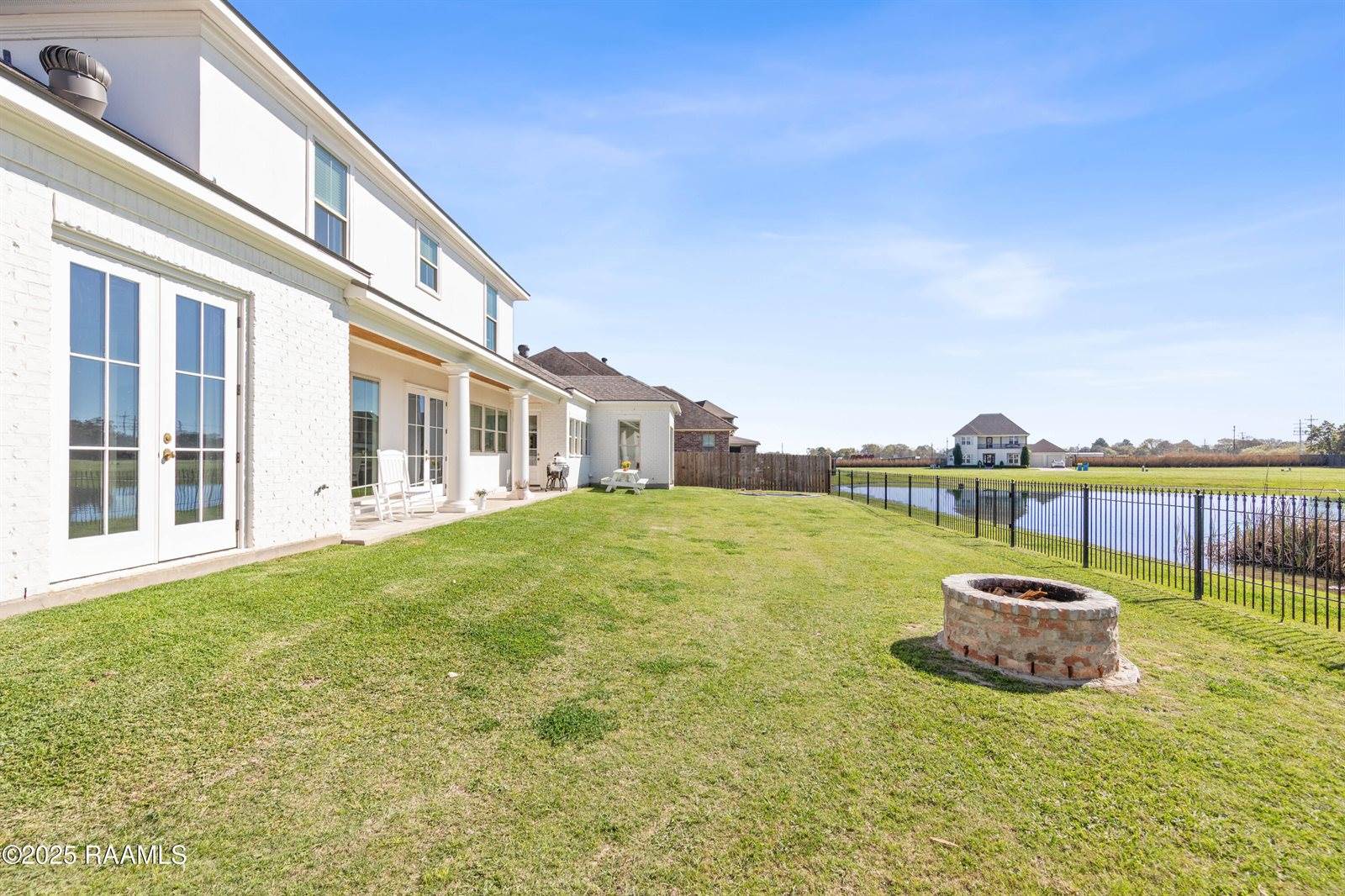 1044 The Lake Drive, Broussard, LA 70518