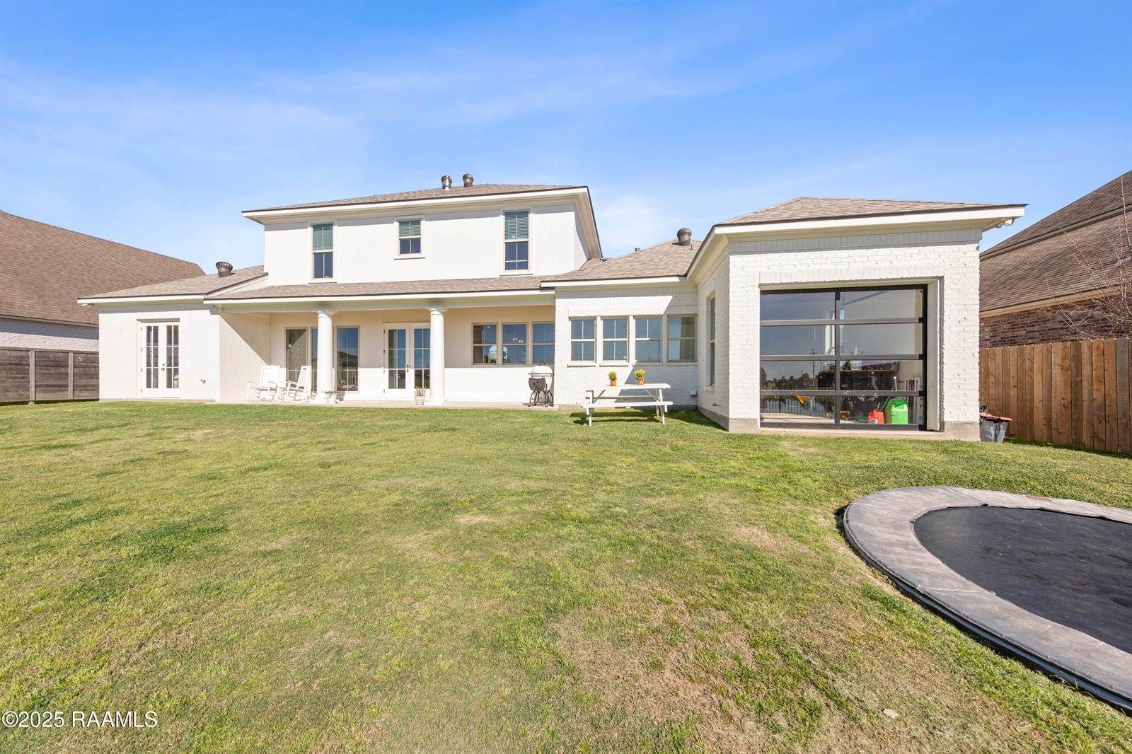 1044 The Lake Drive, Broussard, LA 70518