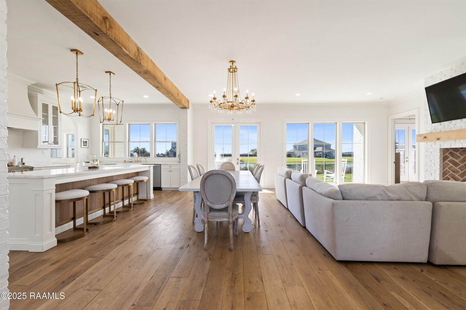 1044 The Lake Drive, Broussard, LA 70518