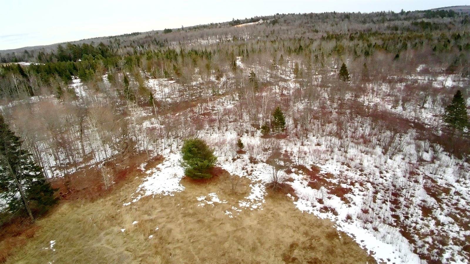 1354 Maine 150, Parkman, ME 04443