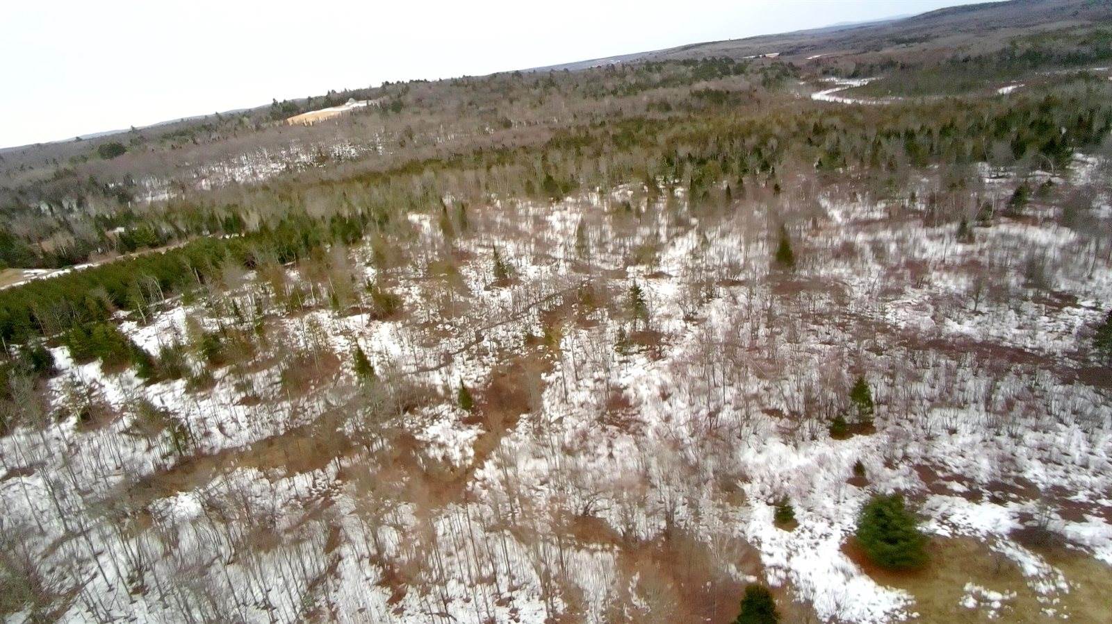 1354 Maine 150, Parkman, ME 04443