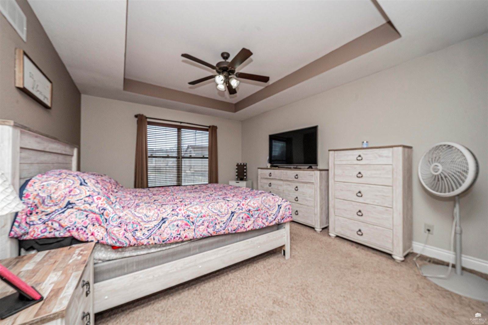 1005 Meadowbrooke Ln, Junction City, KS 66441