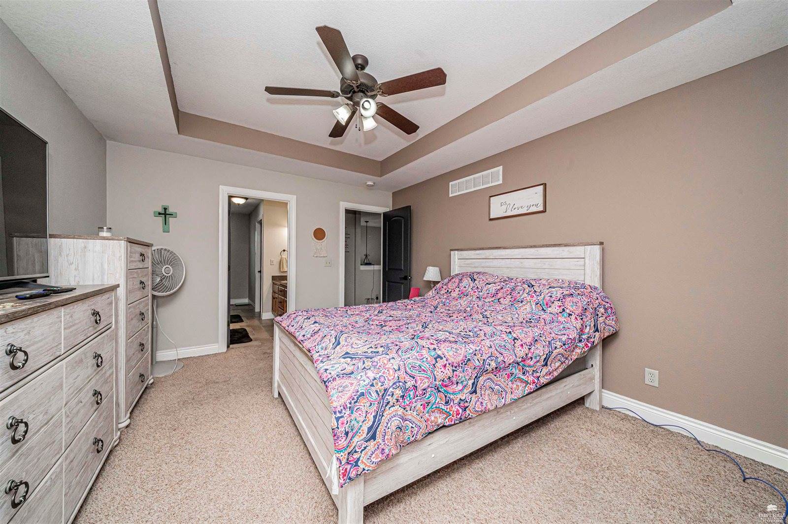 1005 Meadowbrooke Ln, Junction City, KS 66441