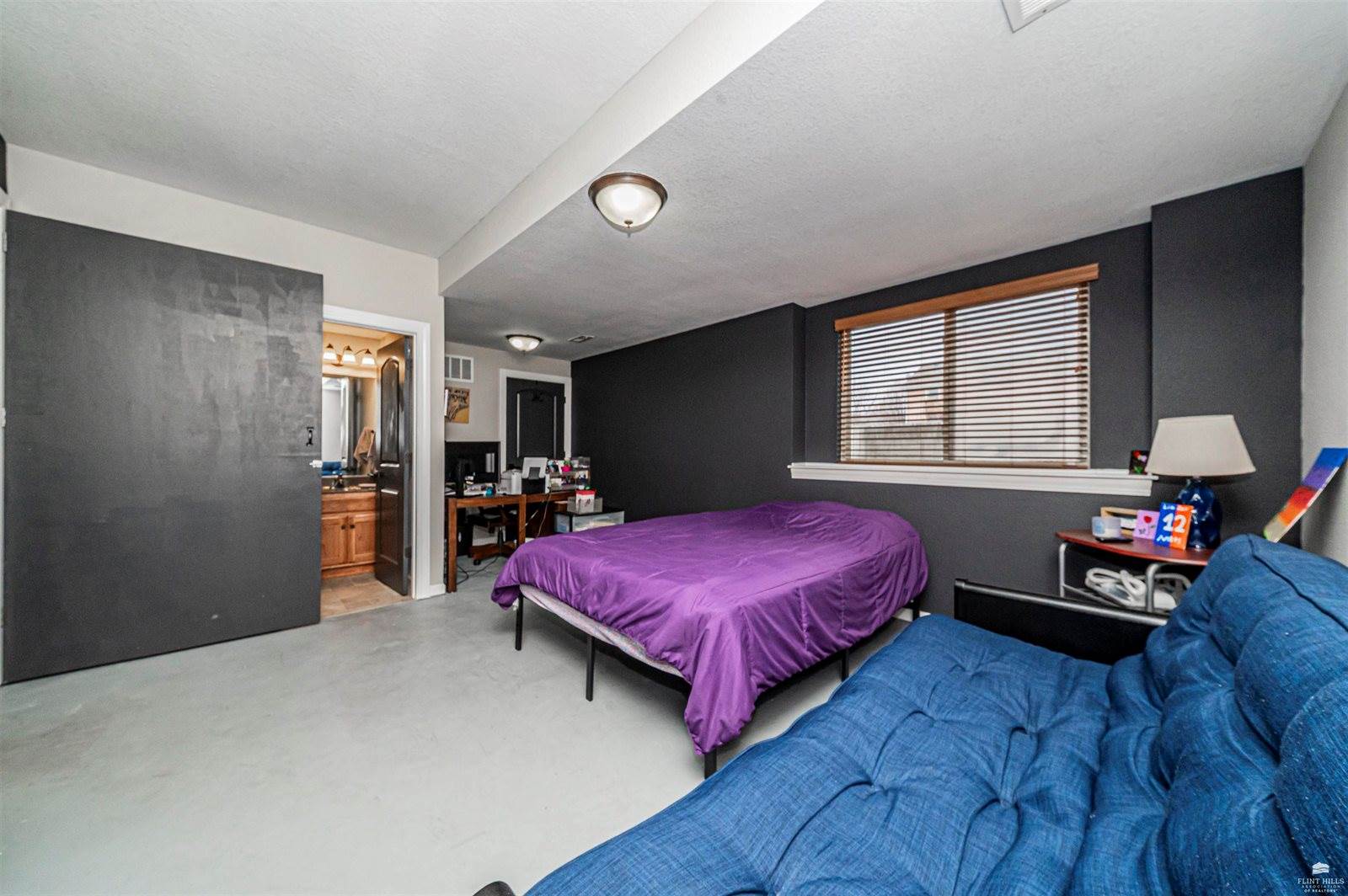 1005 Meadowbrooke Ln, Junction City, KS 66441