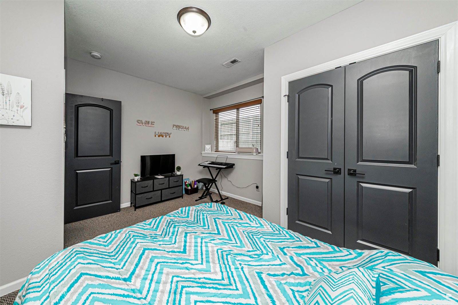 1005 Meadowbrooke Ln, Junction City, KS 66441